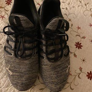 Mens Puma Axelion  Black Gray White 191425-04 Running -Training Shoes Like New